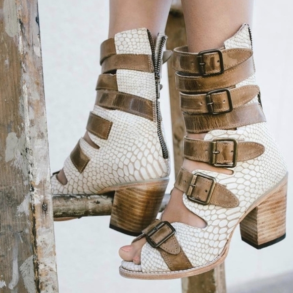 FreeBird Bond White Snake Bootie size 9 - Picture 2 of 11